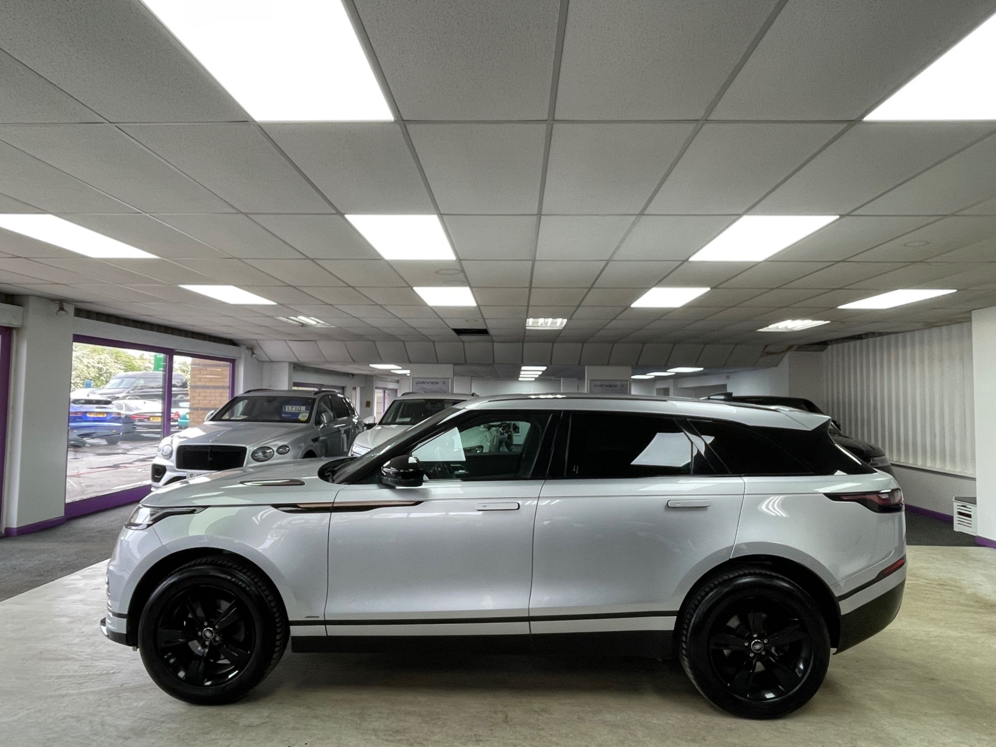 USED 2019 69 LAND ROVER RANGE ROVER VELAR 2.0 D180 R-Dynamic S SUV 5dr Diesel Auto 4WD Euro 6 (s/s) (180 ps) 