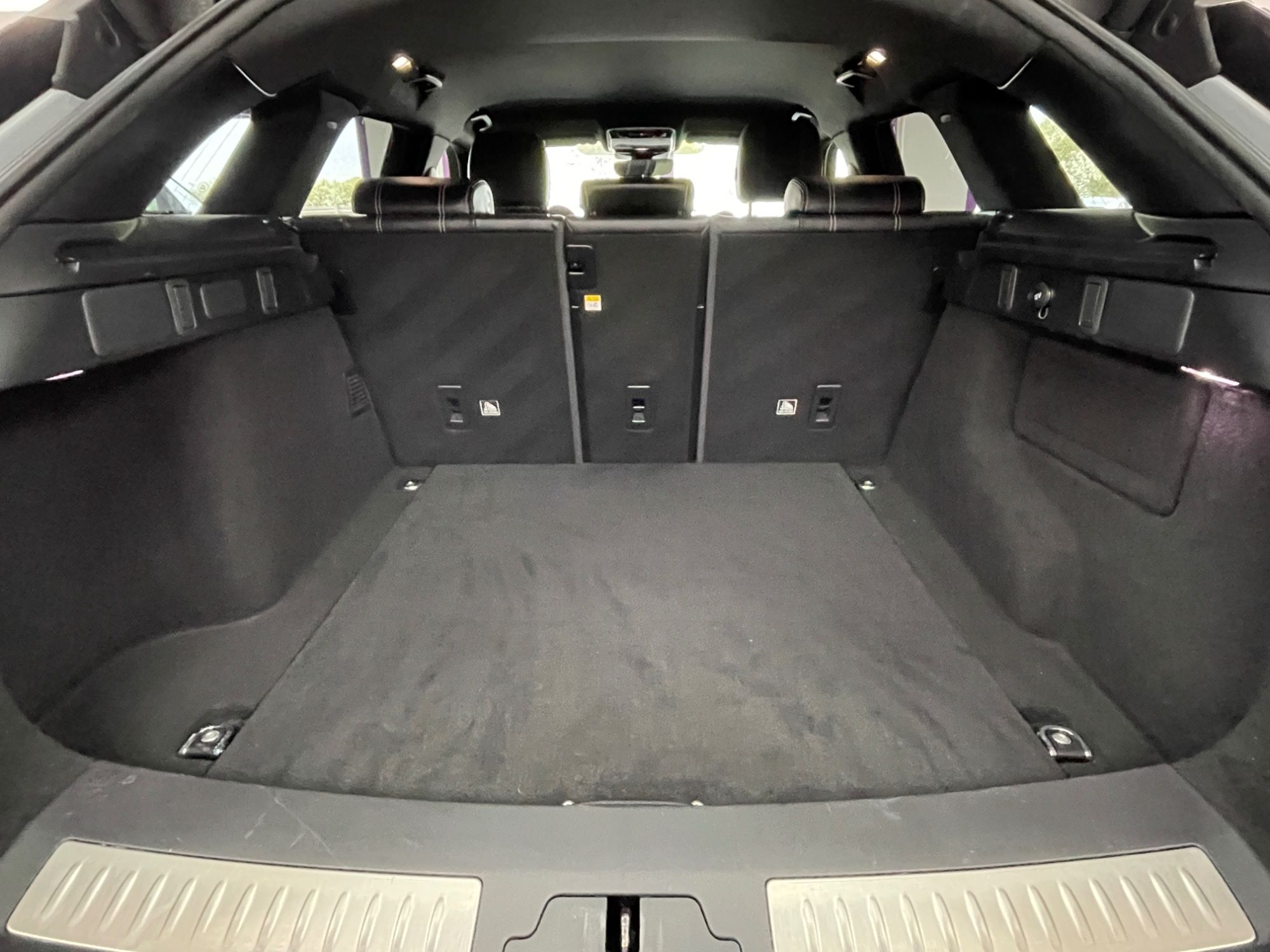 USED 2019 69 LAND ROVER RANGE ROVER VELAR 2.0 D180 R-Dynamic S SUV 5dr Diesel Auto 4WD Euro 6 (s/s) (180 ps) 