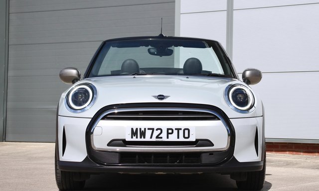 View our MINI CONVERTIBLE