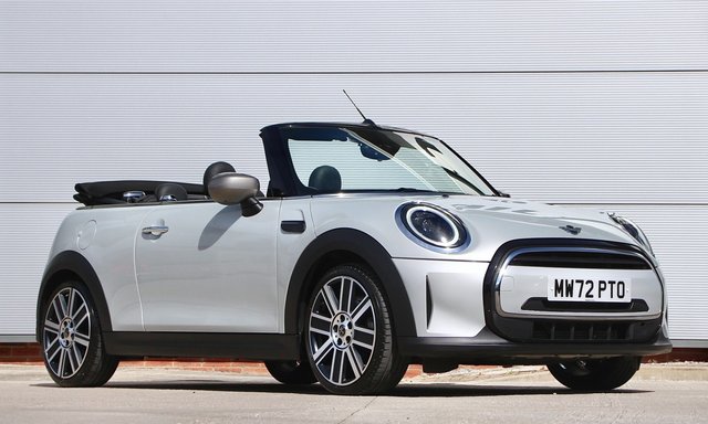 2022 72 MINI Convertible 1.5 Cooper Exclusive Convertible 2dr Petrol Steptronic Euro 6 (s/s) (136 ps)