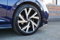 USED 2022 72 VOLKSWAGEN GOLF 1.5 eTSI MHEV R-Line Hatchback 5dr Petrol Hybrid DSG Euro 6 (s/s) (150 ps) PAN ROOF / REV CAM / 18" ALLOY
