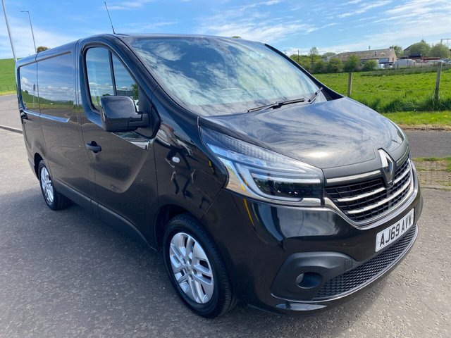 View our Renault Trafic 2.0 dCi ENERGY 28 SPORT NAV NO VAT VAN Euro 6 (s/s) (120 ps)