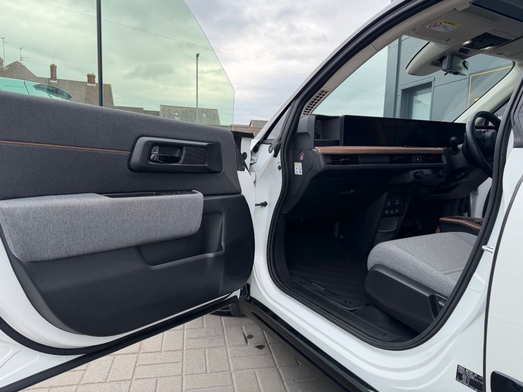 USED 2024 24 HONDA HONDA E 35.5kWh Advance Hatchback 5dr Electric Auto (17in Alloy) (154 ps) PANORAMIC ROOF, 17 Inch Alloys