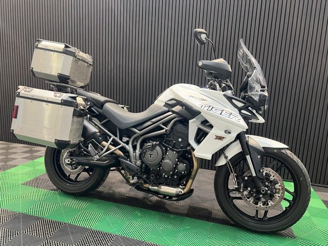 View our TRIUMPH TIGER 800