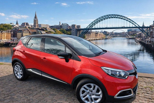 View our RENAULT CAPTUR