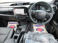 USED 2026 26 TOYOTA HI-LUX 2.8 D-4D-h Invincible X Pickup 4dr Diesel Hybrid Auto 4WD Euro 6 (204 ps) NEW 26 PLATE PRE REG IN STOCK IMMEDIATE DELIVERY