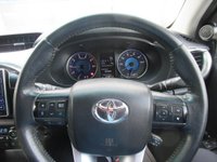 USED 2019 04 TOYOTA HI-LUX 2.4 D-4D Invincible Pickup Double Cab 4dr Diesel Manual 4WD Euro 6 (s/s) (TSS) (150 ps) 