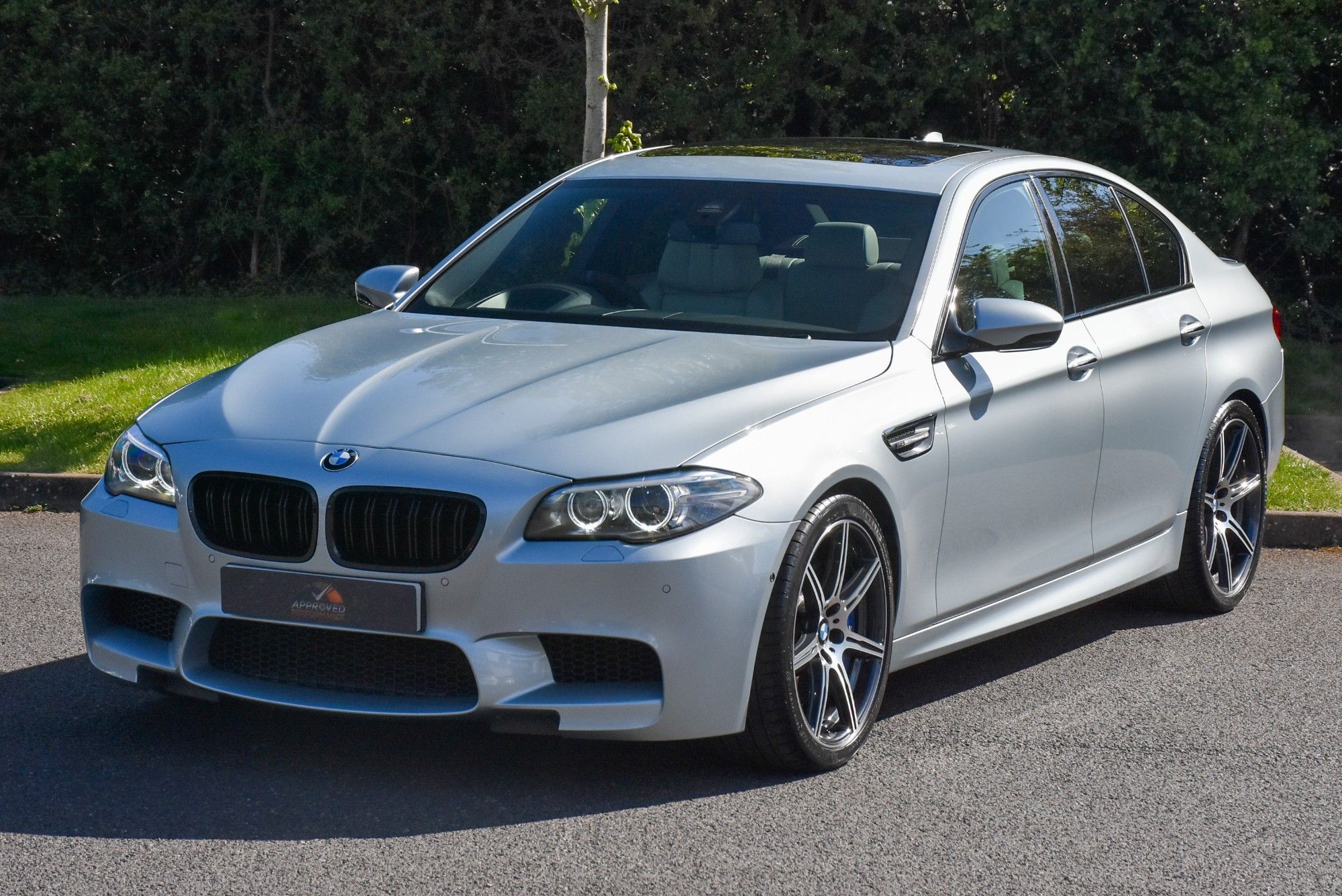 USED 2014 64 BMW M5 4.4 V8 Saloon 4dr Petrol DCT Euro 6 (s/s) (560 ps) 