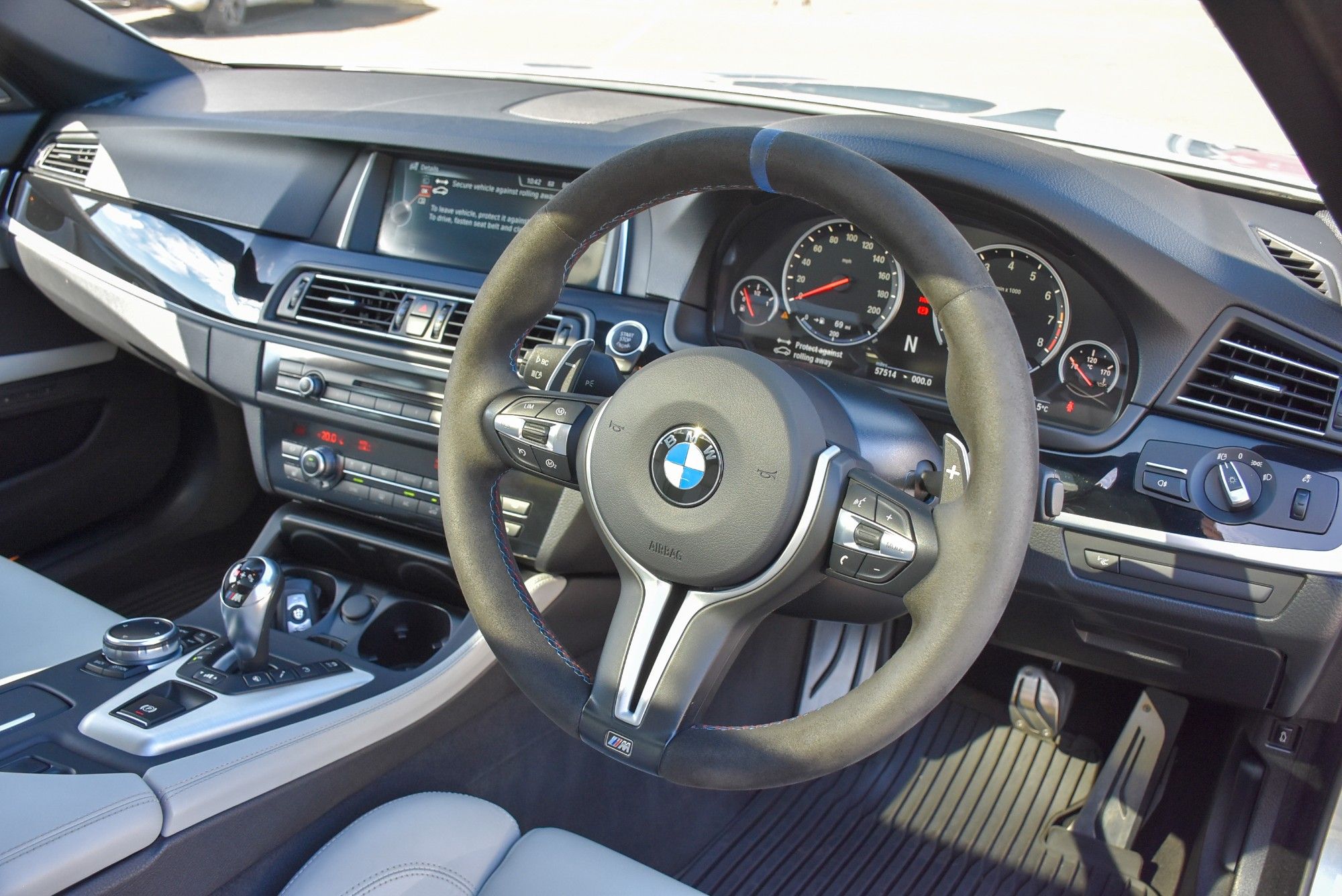 USED 2014 64 BMW M5 4.4 V8 Saloon 4dr Petrol DCT Euro 6 (s/s) (560 ps) 