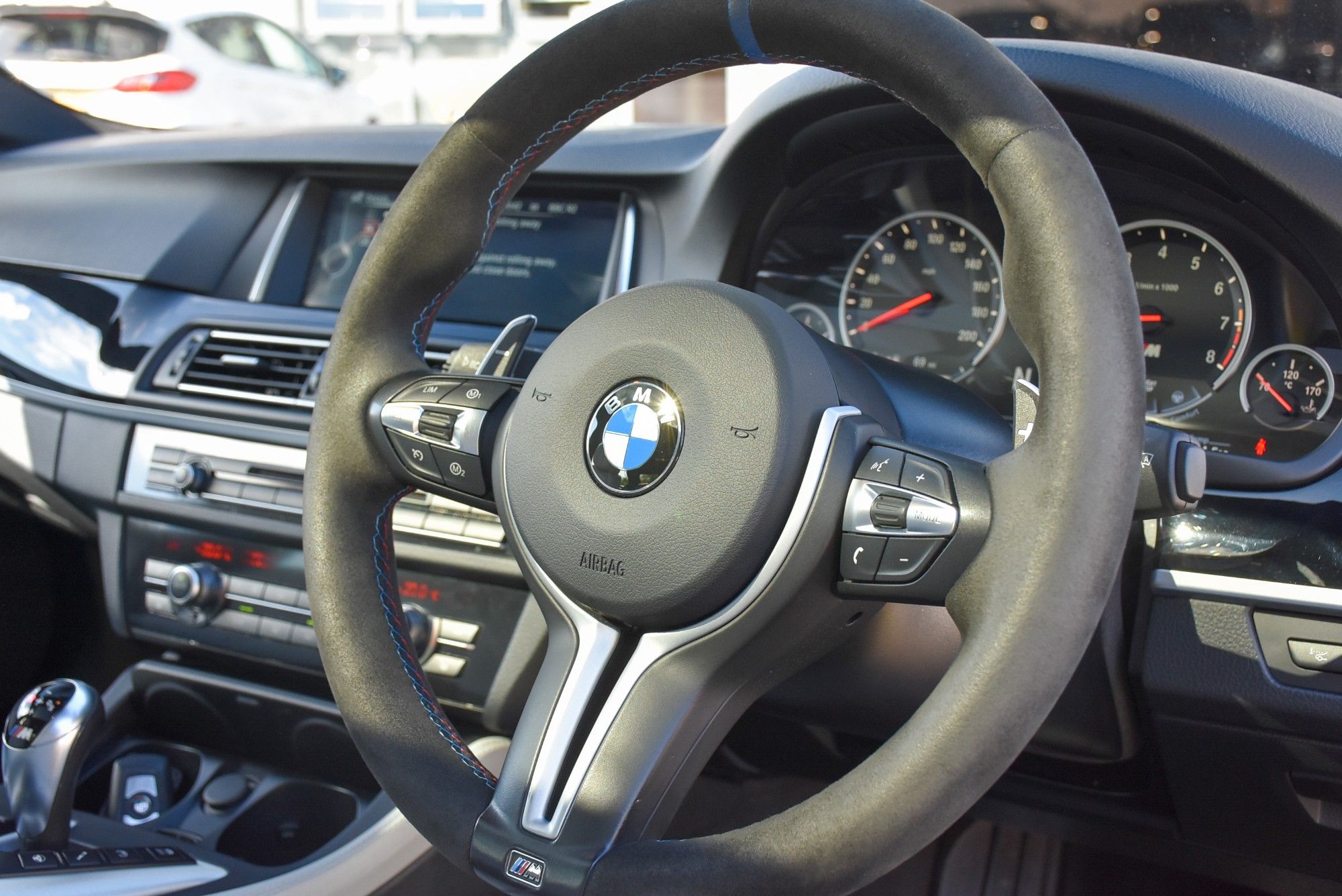 USED 2014 64 BMW M5 4.4 V8 Saloon 4dr Petrol DCT Euro 6 (s/s) (560 ps) 