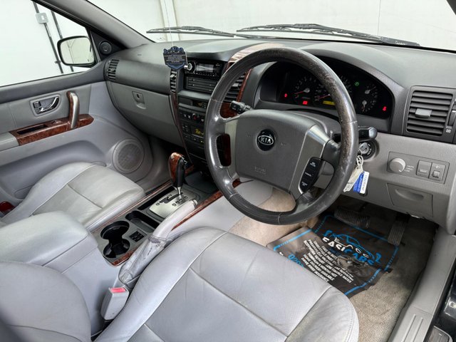 View our KIA SORENTO