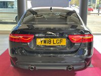 USED 2018 18 JAGUAR XE 2.0i GPF R-Sport Saloon 4dr Petrol Auto Euro 6 (s/s) (200 ps) DUAL CLIMATE CONTROL, AIR CONDITIONING, AMBIENT INTERIOR LIGHTING, 18 INCH ALLOY WHEELS, BLUETOOTH, AUTOMATIC HEADLIGHTS, CRUISE CONTROL WITH SPEED LIMITER, GEAR SHIFT PADDLES
