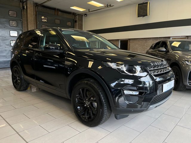 View our Land Rover Discovery Sport 2.0 TD4 SE Tech SUV 5dr Diesel Manual 4WD Euro 6 (s/s) (180 ps)
