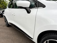 USED 2017 67 RENAULT CLIO 0.9 TCe Dynamique S Nav Hatchback 5dr Petrol Manual Euro 6 (s/s) (90 ps) ONLY 17,000 MILES +FULL SERVICE  HISTORY+LTHR TRIM SEATS +NAVIGATION+LOW INSURANCE+DYNAMIQUE S REFINEMENTS
