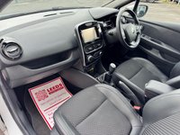 USED 2017 67 RENAULT CLIO 0.9 TCe Dynamique S Nav Hatchback 5dr Petrol Manual Euro 6 (s/s) (90 ps) ONLY 17,000 MILES +FULL SERVICE  HISTORY+LTHR TRIM SEATS +NAVIGATION+LOW INSURANCE+DYNAMIQUE S REFINEMENTS