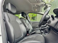 USED 2017 67 RENAULT CLIO 0.9 TCe Dynamique S Nav Hatchback 5dr Petrol Manual Euro 6 (s/s) (90 ps) ONLY 17,000 MILES +FULL SERVICE  HISTORY+LTHR TRIM SEATS +NAVIGATION+LOW INSURANCE+DYNAMIQUE S REFINEMENTS