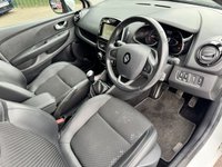 USED 2017 67 RENAULT CLIO 0.9 TCe Dynamique S Nav Hatchback 5dr Petrol Manual Euro 6 (s/s) (90 ps) ONLY 17,000 MILES +FULL SERVICE  HISTORY+LTHR TRIM SEATS +NAVIGATION+LOW INSURANCE+DYNAMIQUE S REFINEMENTS