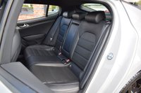USED 2021 21 KIA STINGER 3.3 T-GDi V6 GT S Gran Turismo 5dr Petrol Auto Euro 6 (s/s) (361 bhp) SUNROOF / CLIMATE SEATS
