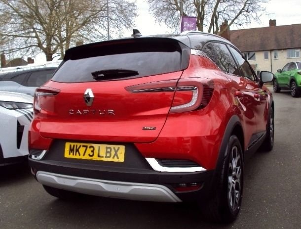 View our RENAULT CAPTUR