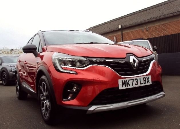 View our RENAULT CAPTUR