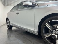 USED 2017 17 VOLVO V40 2.0 T2 R-Design Hatchback 5dr Petrol Manual Euro 6 (s/s) (122 ps) 2 keys, FSH, heated seats, DAB
