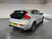 USED 2017 17 VOLVO V40 2.0 T2 R-Design Hatchback 5dr Petrol Manual Euro 6 (s/s) (122 ps) 2 keys, FSH, heated seats, DAB