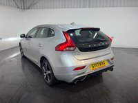 USED 2017 17 VOLVO V40 2.0 T2 R-Design Hatchback 5dr Petrol Manual Euro 6 (s/s) (122 ps) 2 keys, FSH, heated seats, DAB