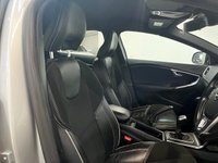 USED 2017 17 VOLVO V40 2.0 T2 R-Design Hatchback 5dr Petrol Manual Euro 6 (s/s) (122 ps) 2 keys, FSH, heated seats, DAB