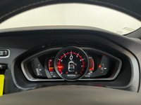USED 2017 17 VOLVO V40 2.0 T2 R-Design Hatchback 5dr Petrol Manual Euro 6 (s/s) (122 ps) 2 keys, FSH, heated seats, DAB