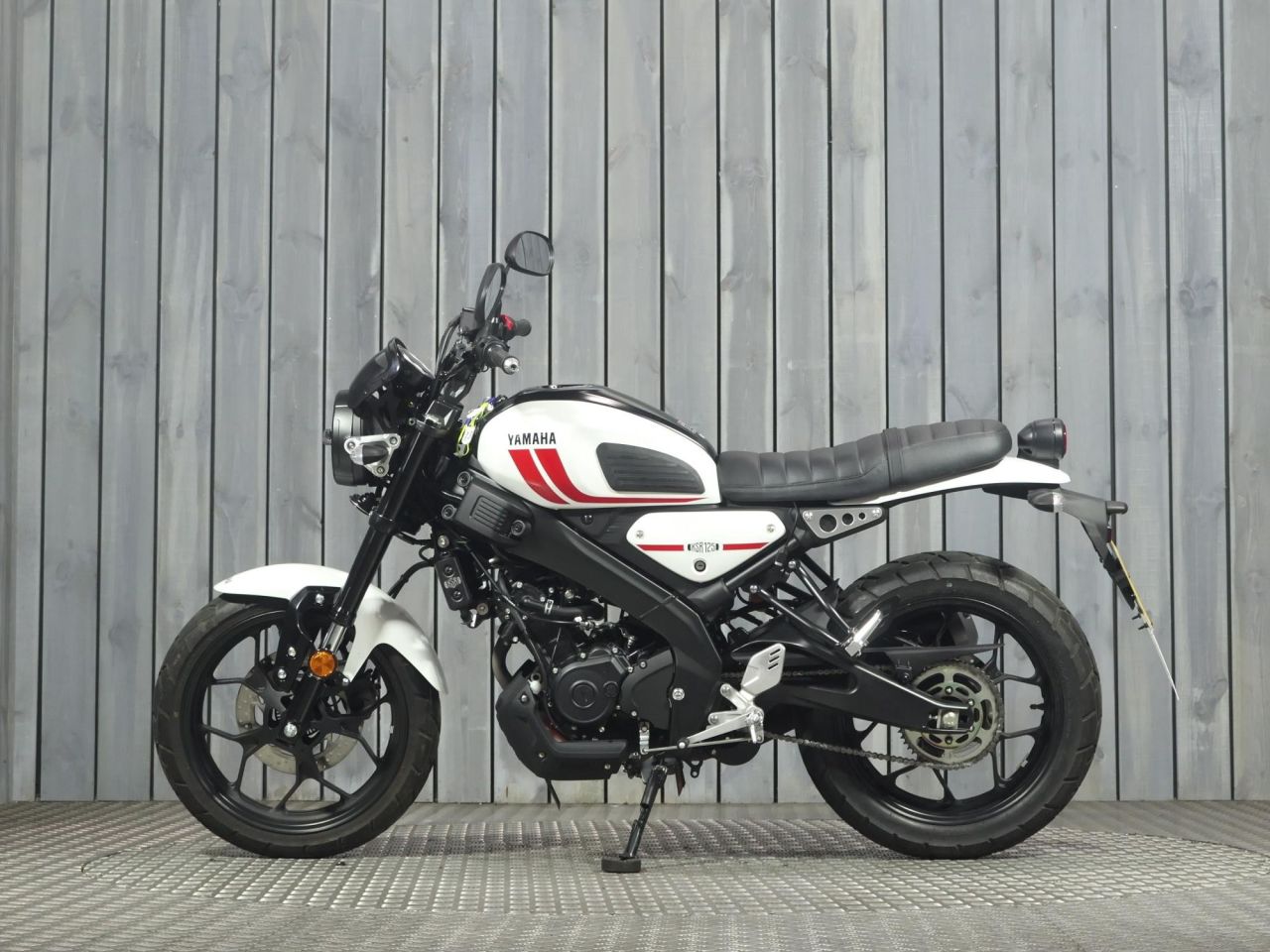 YAMAHA XSR125