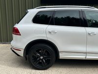 USED 2017 R VOLKSWAGEN TOUAREG 3.0 TDI V6 R-Line Plus SUV 5dr Diesel Tiptronic 4WD Euro 6 (s/s) (262 ps) 