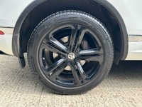 USED 2017 R VOLKSWAGEN TOUAREG 3.0 TDI V6 R-Line Plus SUV 5dr Diesel Tiptronic 4WD Euro 6 (s/s) (262 ps) 