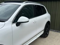 USED 2017 R VOLKSWAGEN TOUAREG 3.0 TDI V6 R-Line Plus SUV 5dr Diesel Tiptronic 4WD Euro 6 (s/s) (262 ps) 