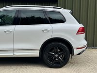 USED 2017 R VOLKSWAGEN TOUAREG 3.0 TDI V6 R-Line Plus SUV 5dr Diesel Tiptronic 4WD Euro 6 (s/s) (262 ps) 