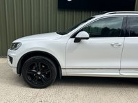 USED 2017 R VOLKSWAGEN TOUAREG 3.0 TDI V6 R-Line Plus SUV 5dr Diesel Tiptronic 4WD Euro 6 (s/s) (262 ps) 