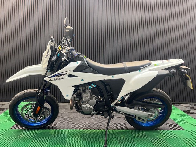 View our SUZUKI DR-Z400