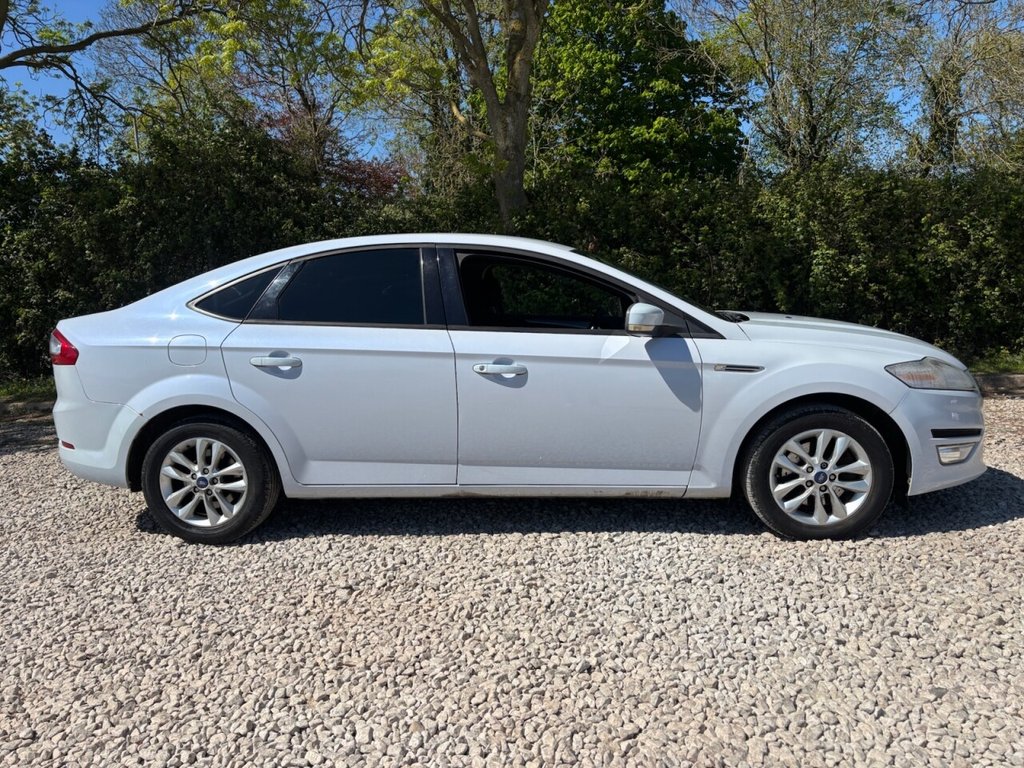 USED 2011 11 FORD MONDEO 2.0 TDCi Zetec Hatchback 5dr Diesel Manual Euro 5 (140 ps) 