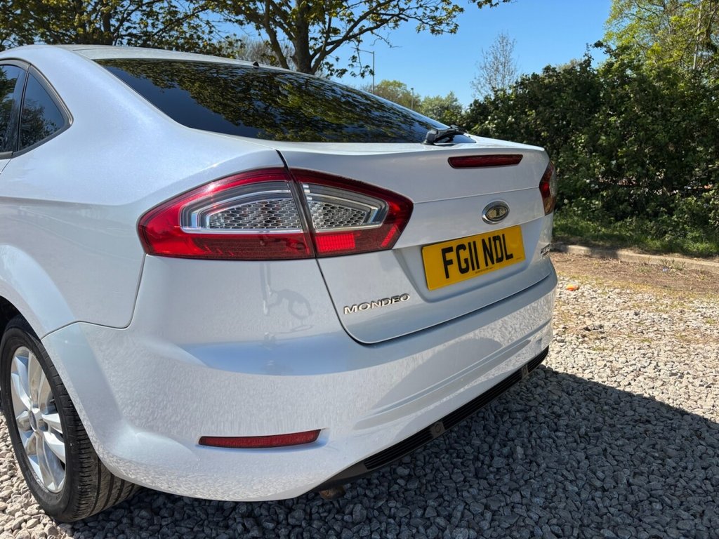 USED 2011 11 FORD MONDEO 2.0 TDCi Zetec Hatchback 5dr Diesel Manual Euro 5 (140 ps) 