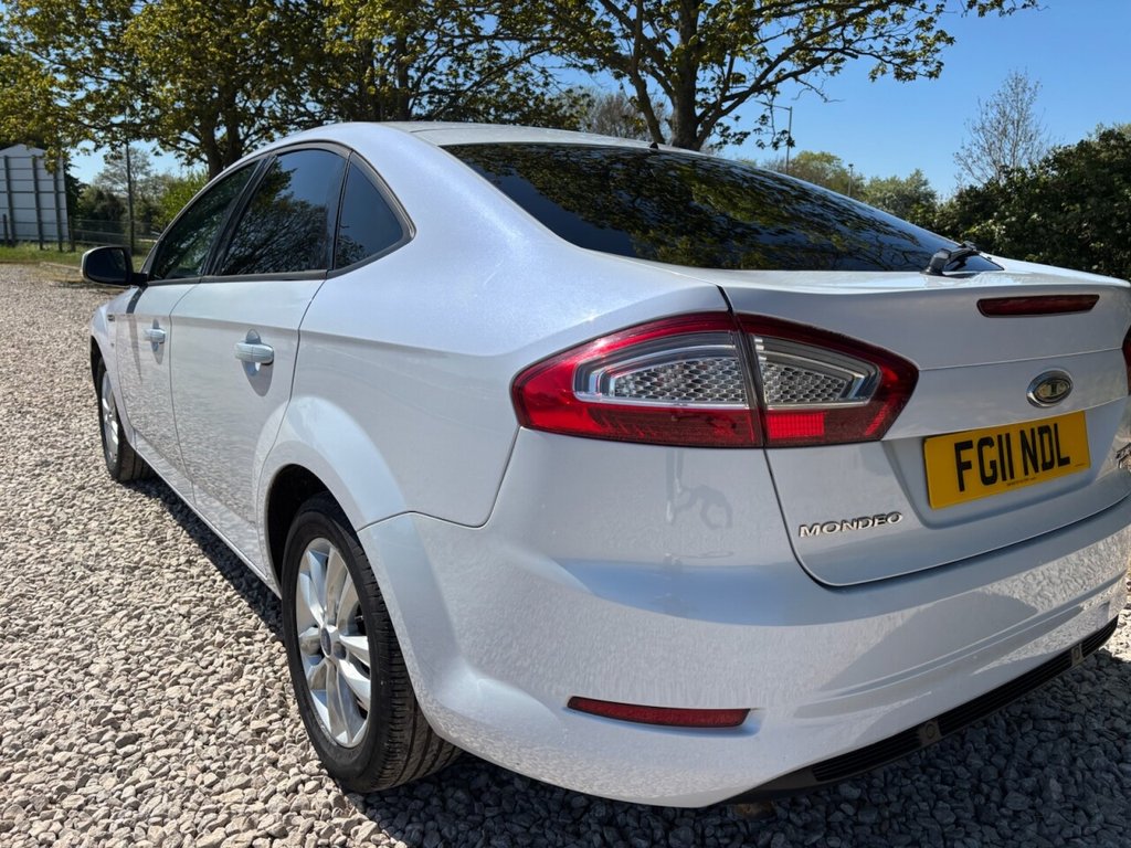 USED 2011 11 FORD MONDEO 2.0 TDCi Zetec Hatchback 5dr Diesel Manual Euro 5 (140 ps) 