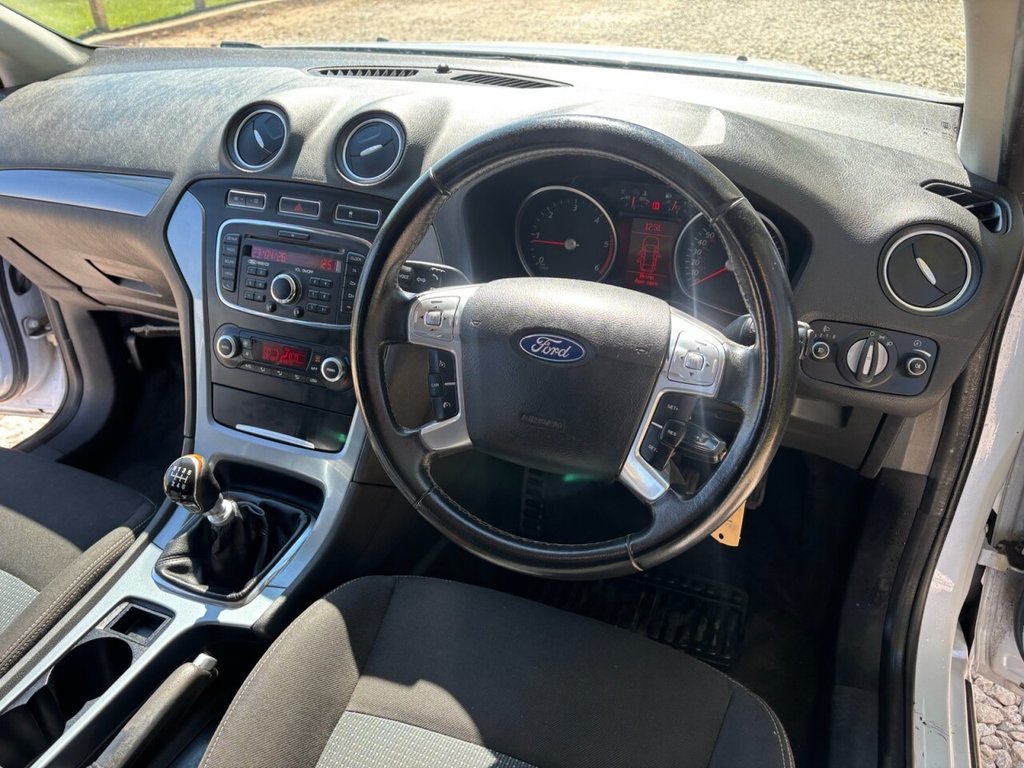 USED 2011 11 FORD MONDEO 2.0 TDCi Zetec Hatchback 5dr Diesel Manual Euro 5 (140 ps) 