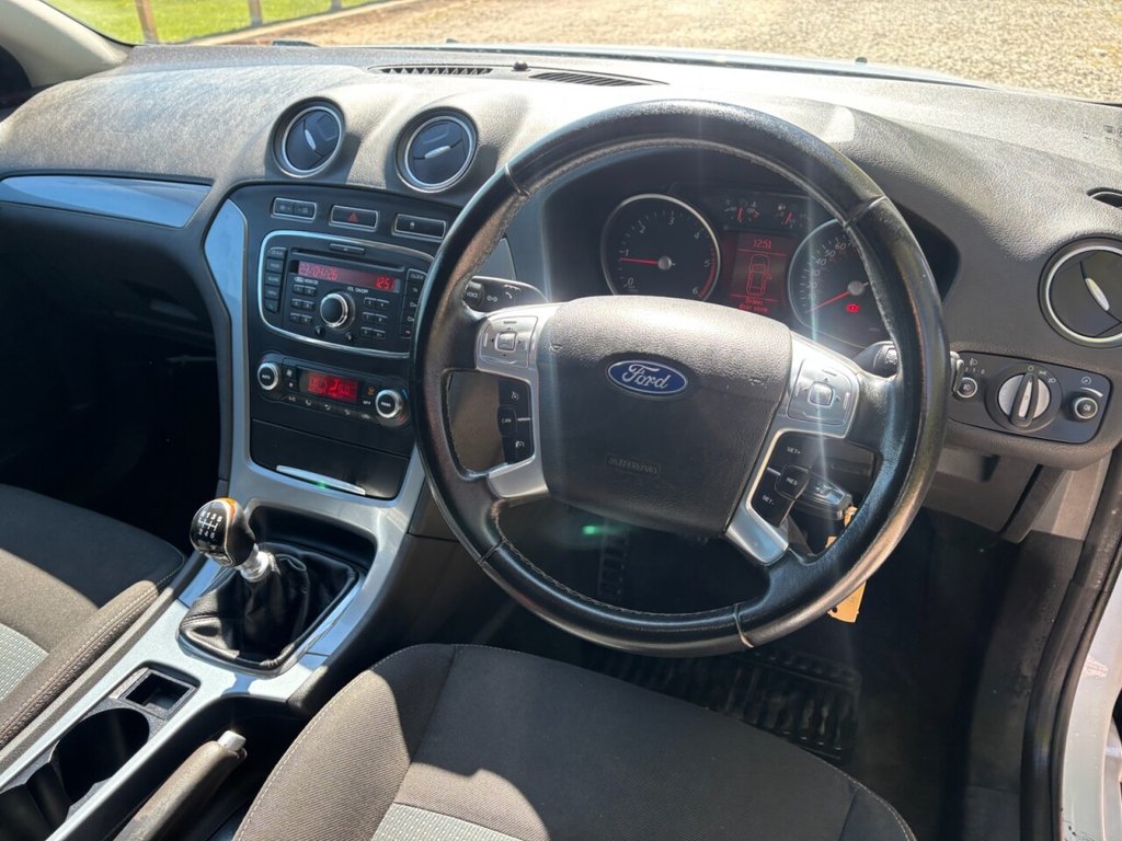 USED 2011 11 FORD MONDEO 2.0 TDCi Zetec Hatchback 5dr Diesel Manual Euro 5 (140 ps) 