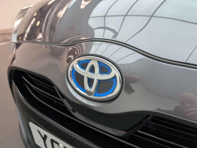 USED 2022 72 TOYOTA YARIS 1.5 Yaris Design HEV CVT 5dr CLICK & COLLECT/ HOME DELIVERY