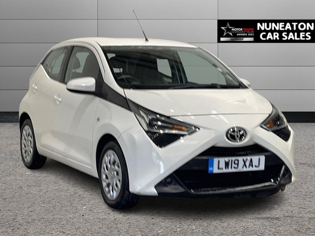 USED 2019 19 TOYOTA AYGO 1.0 VVT-i x-play Hatchback 5dr Petrol x-shift Euro 6 (71 ps) one owner from new