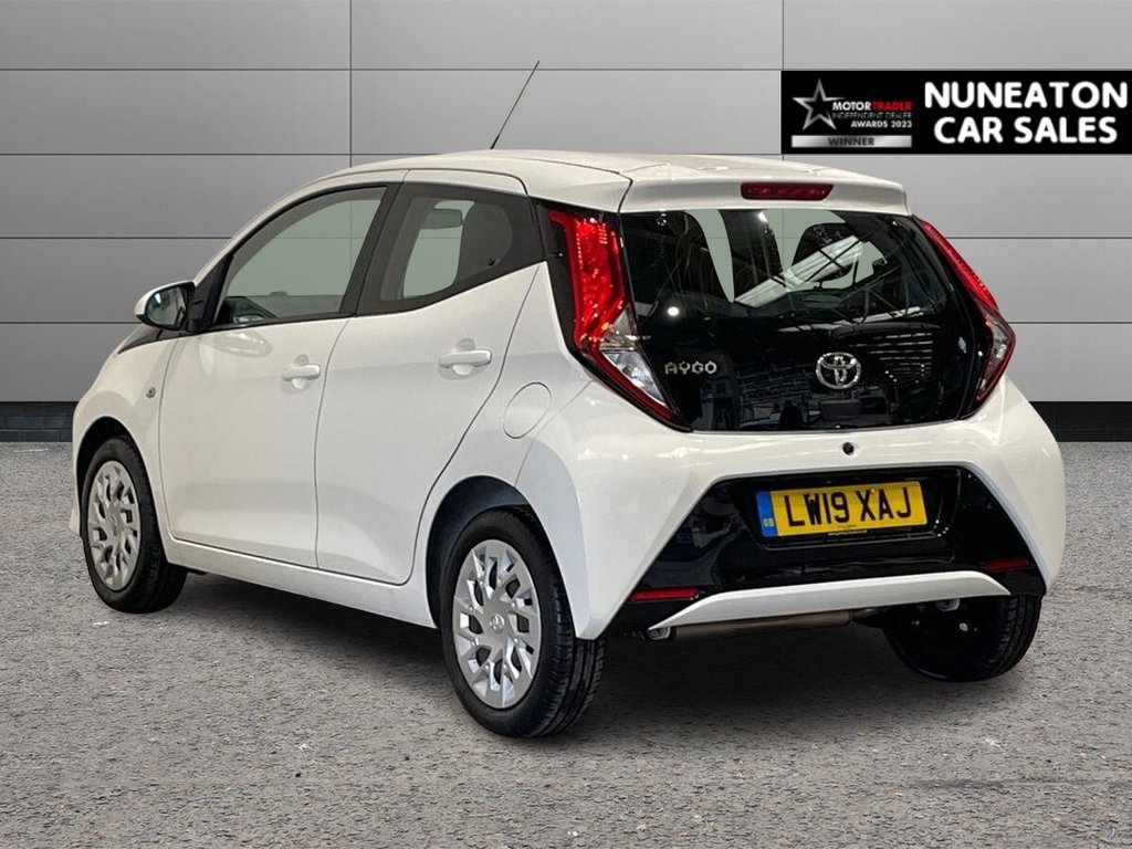USED 2019 19 TOYOTA AYGO 1.0 VVT-i x-play Hatchback 5dr Petrol x-shift Euro 6 (71 ps) one owner from new