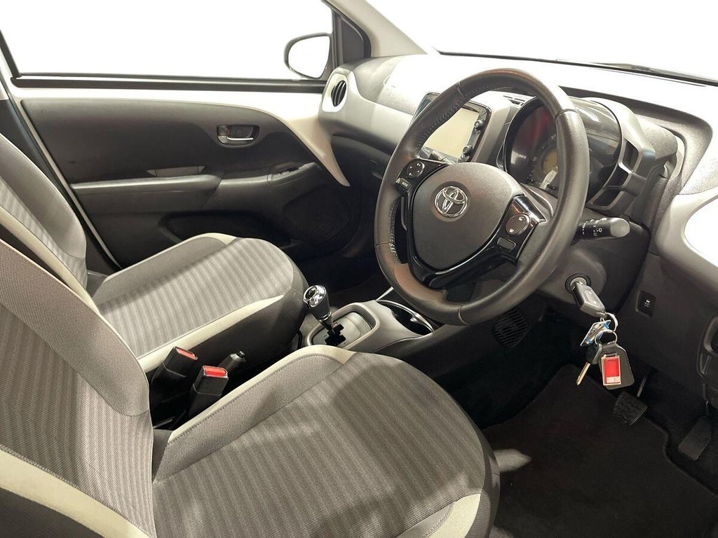USED 2019 19 TOYOTA AYGO 1.0 VVT-i x-play Hatchback 5dr Petrol x-shift Euro 6 (71 ps) one owner from new