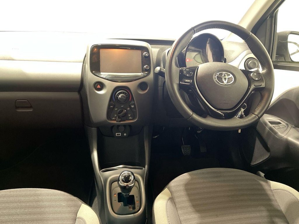 USED 2019 19 TOYOTA AYGO 1.0 VVT-i x-play Hatchback 5dr Petrol x-shift Euro 6 (71 ps) one owner from new