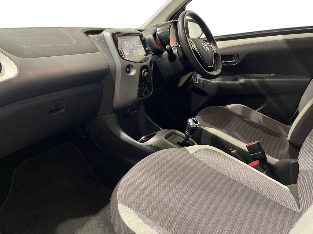 USED 2019 19 TOYOTA AYGO 1.0 VVT-i x-play Hatchback 5dr Petrol x-shift Euro 6 (71 ps) one owner from new