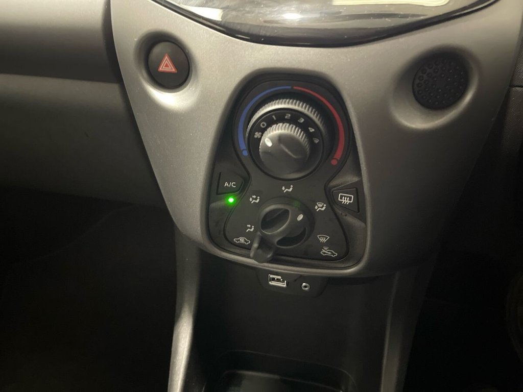 USED 2019 19 TOYOTA AYGO 1.0 VVT-i x-play Hatchback 5dr Petrol x-shift Euro 6 (71 ps) one owner from new