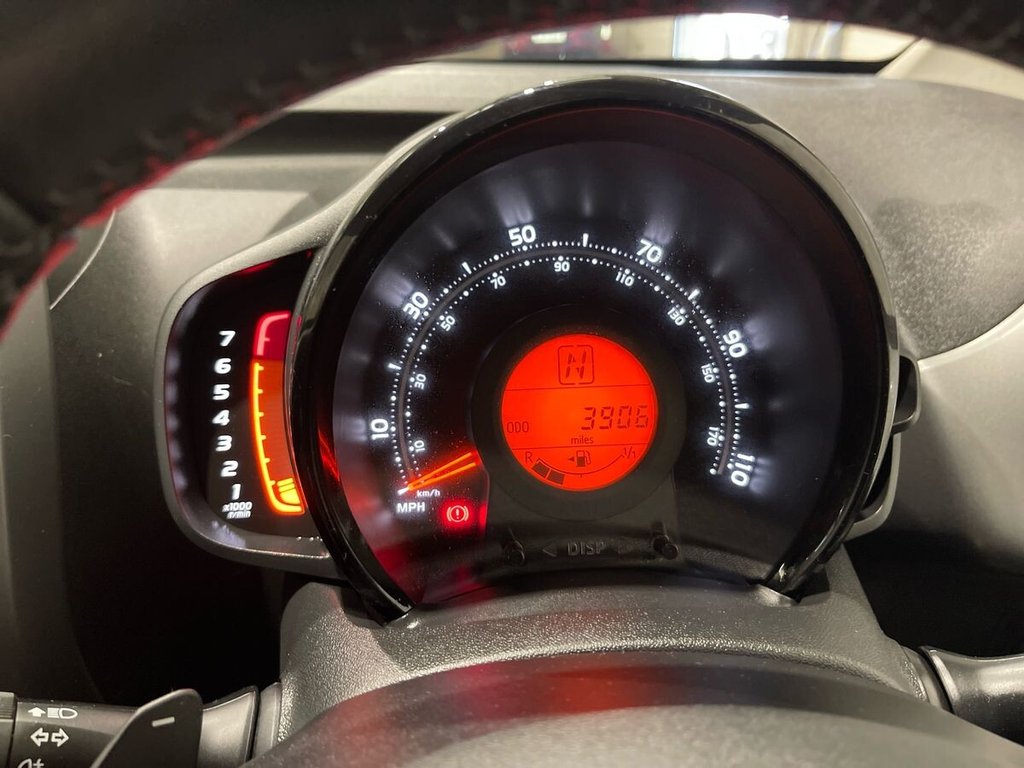 USED 2019 19 TOYOTA AYGO 1.0 VVT-i x-play Hatchback 5dr Petrol x-shift Euro 6 (71 ps) one owner from new