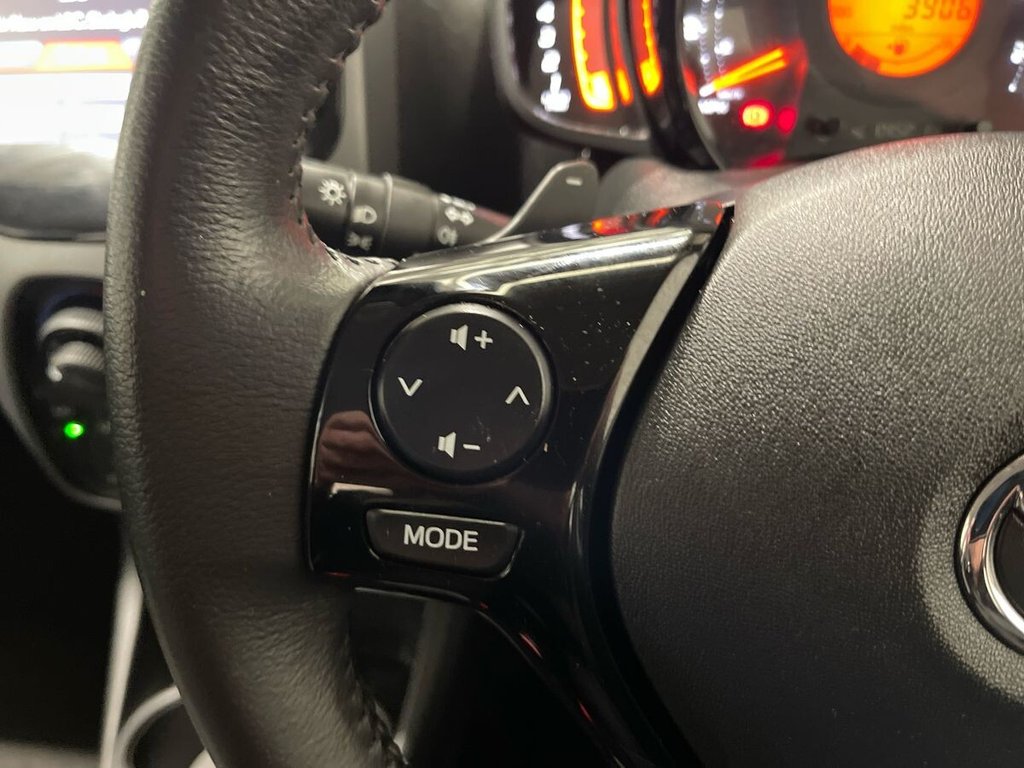 USED 2019 19 TOYOTA AYGO 1.0 VVT-i x-play Hatchback 5dr Petrol x-shift Euro 6 (71 ps) one owner from new